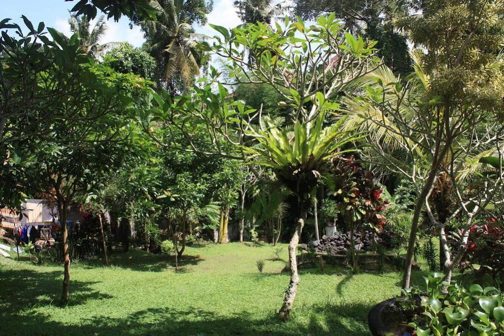 Raka Rai Bungalows อูบุด ภายนอก รูปภาพ