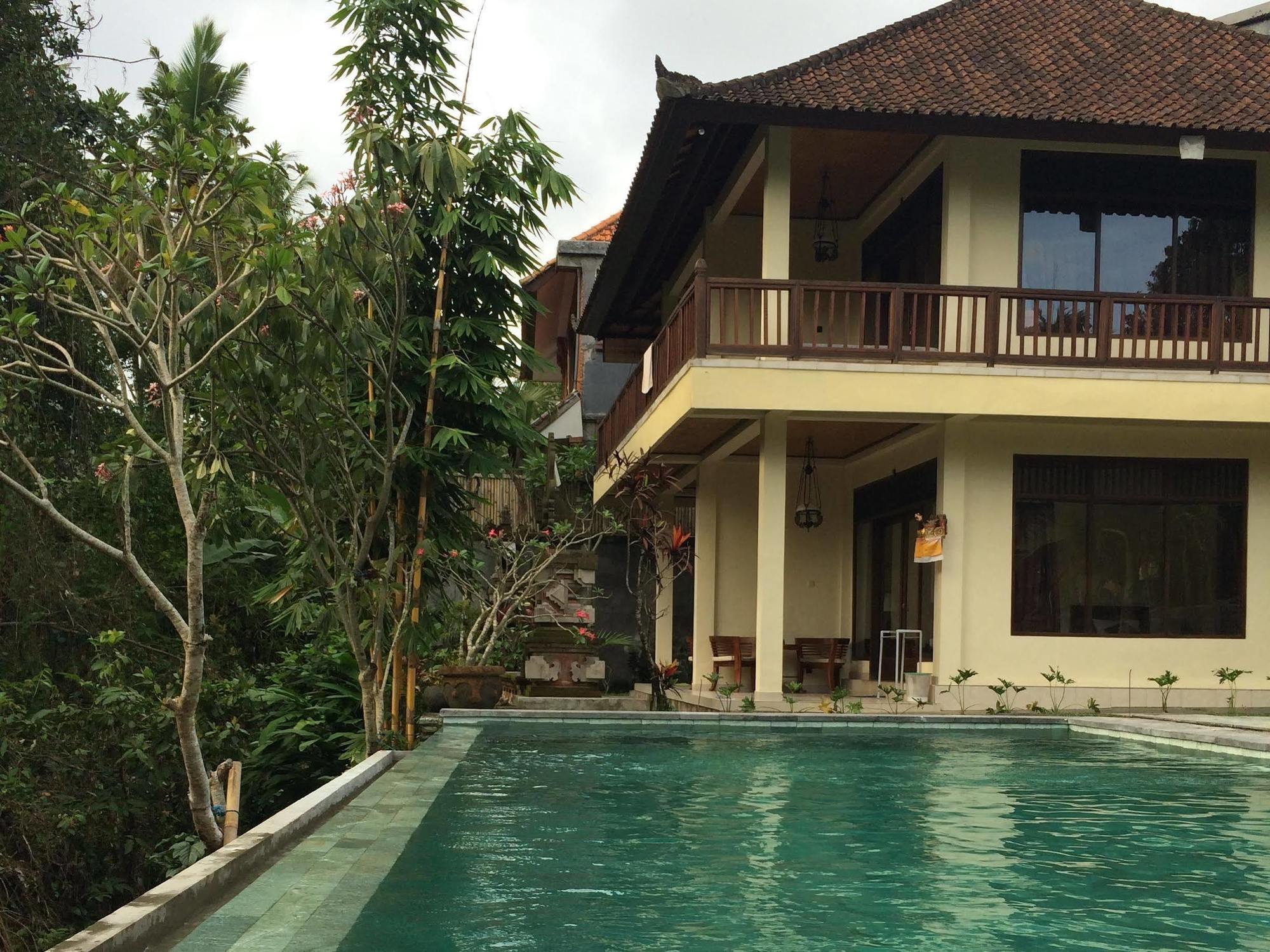 Raka Rai Bungalows อูบุด ภายนอก รูปภาพ